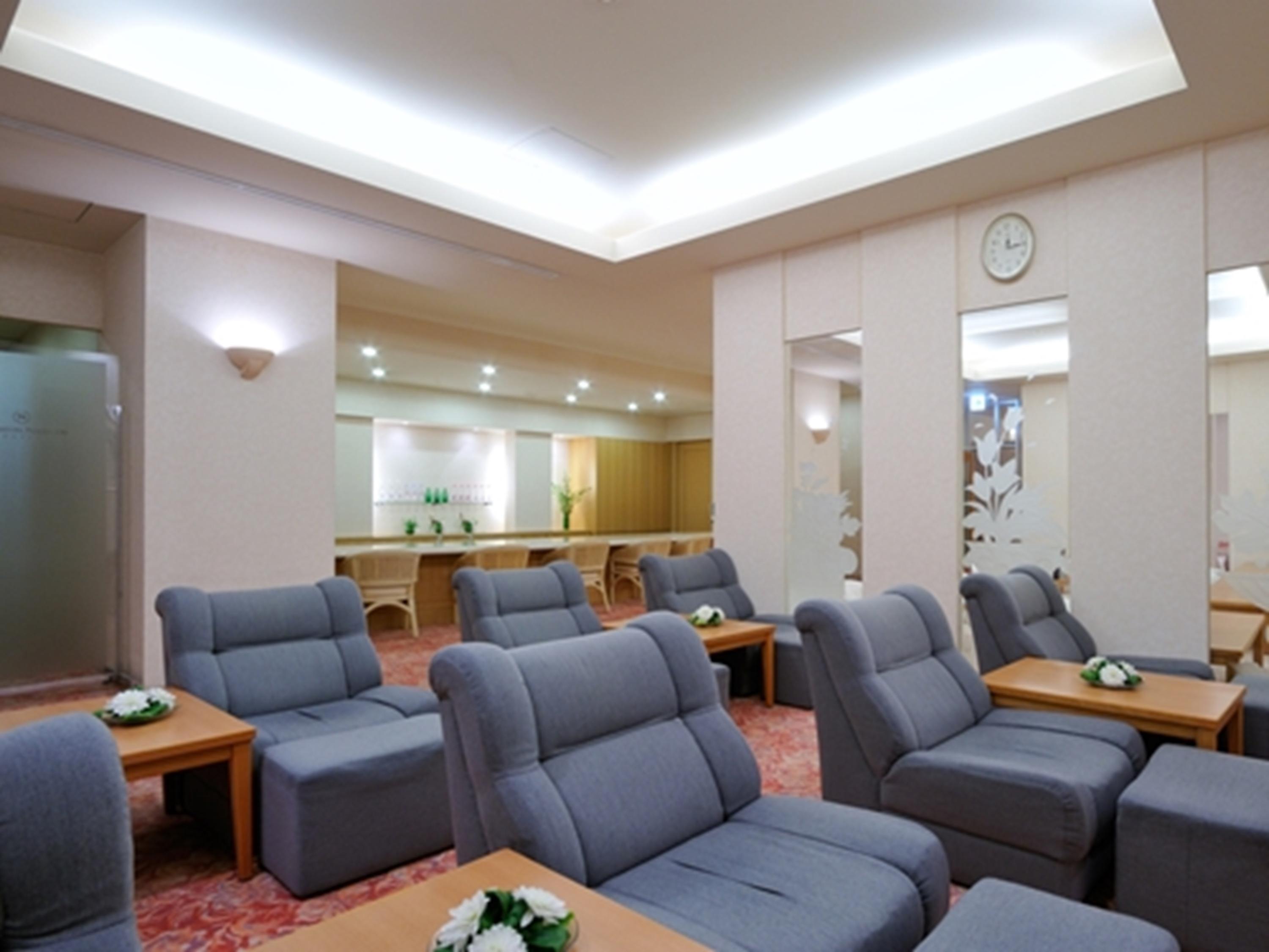 فندق إميسيا سابورو المظهر الخارجي الصورة The lounge at the airport
