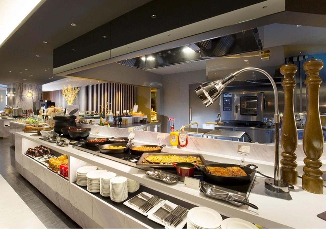 فندق إميسيا سابورو المظهر الخارجي الصورة A buffet at a hotel