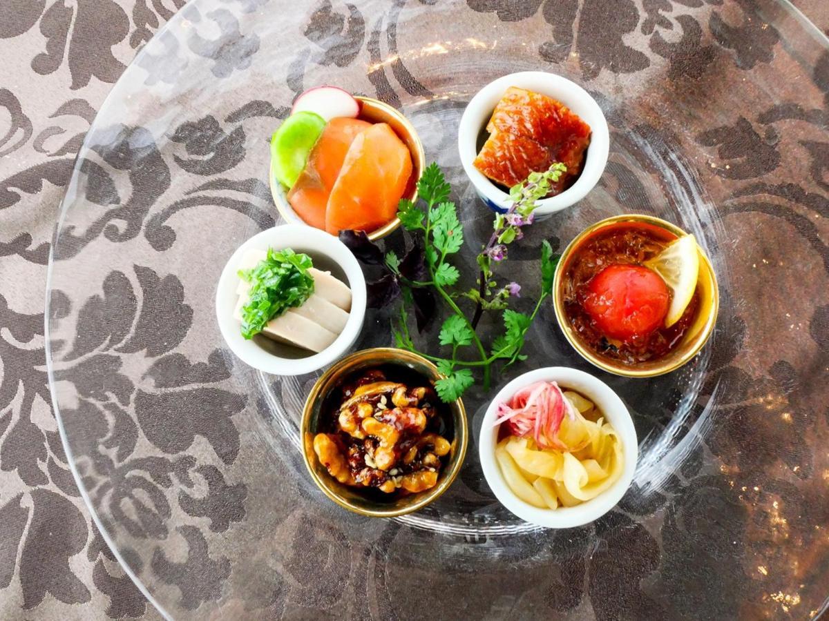 فندق إميسيا سابورو المظهر الخارجي الصورة A selection of Indian chutneys