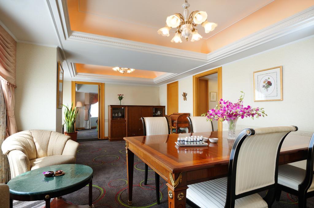 فندق إميسيا سابورو المظهر الخارجي الصورة A suite at the hotel